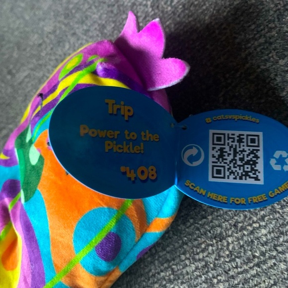 Cats vs Pickles - CHONKS - One cat and one pickle - NEW - Picture 2 of 3